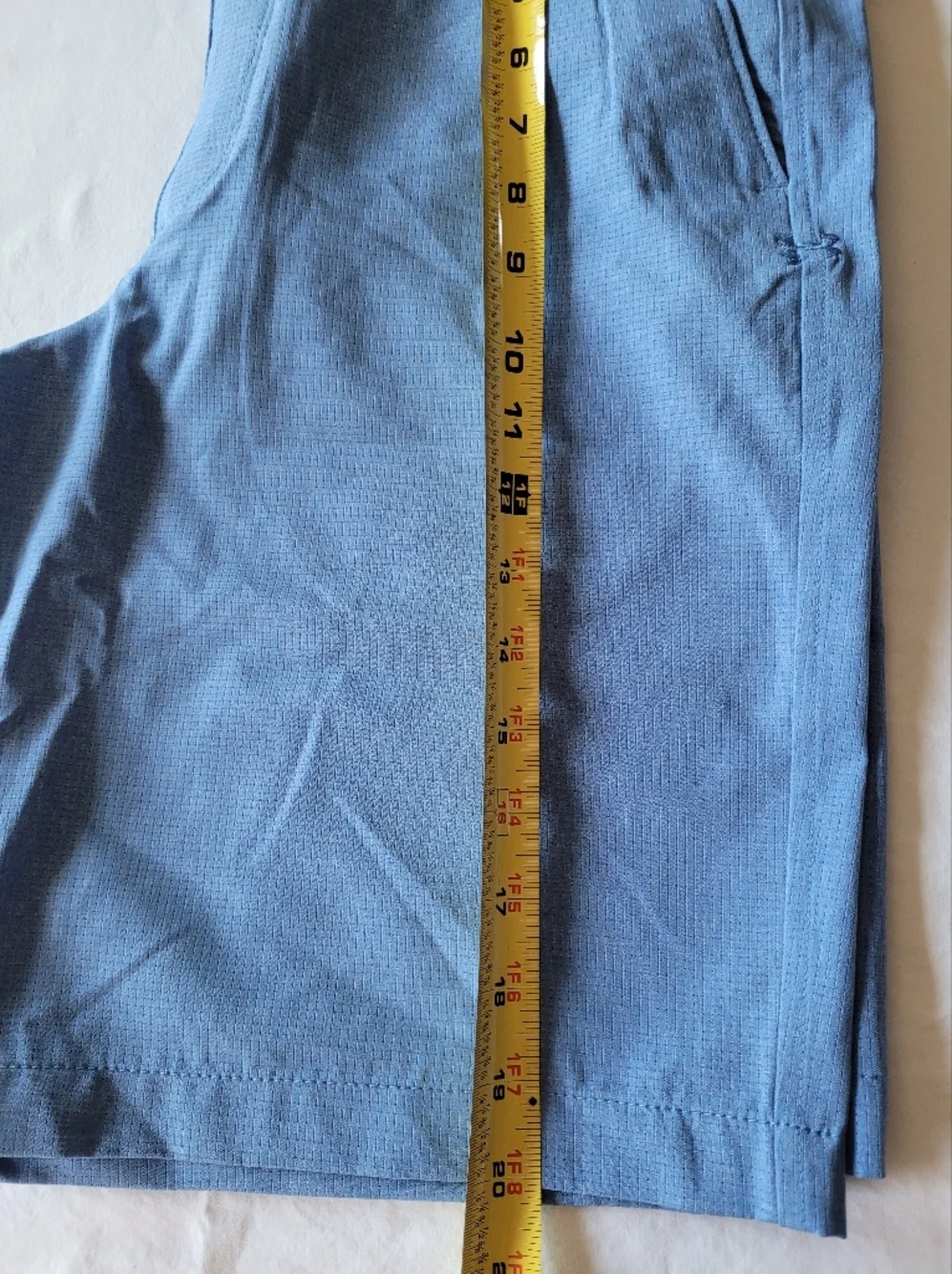 NWT Under Armour Men's Sky Blue Flat Front Performance Shorts Size 32